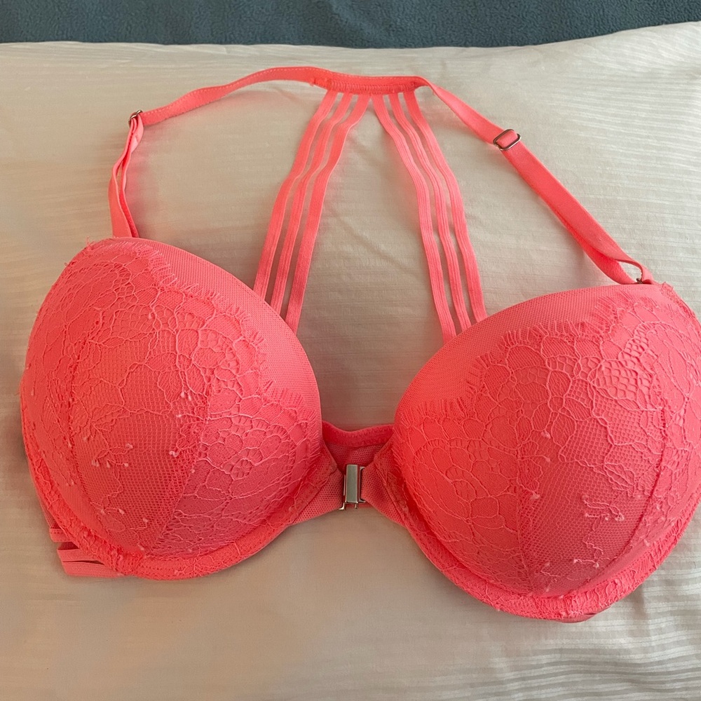 Victoria’s Secret Bombshell Bra- 34C